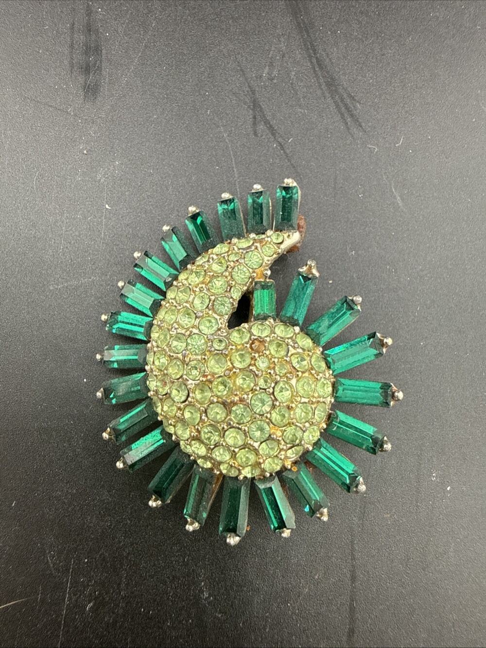 Vintage Brooch Pin With Givre Art Crystals In Shaded Of Green